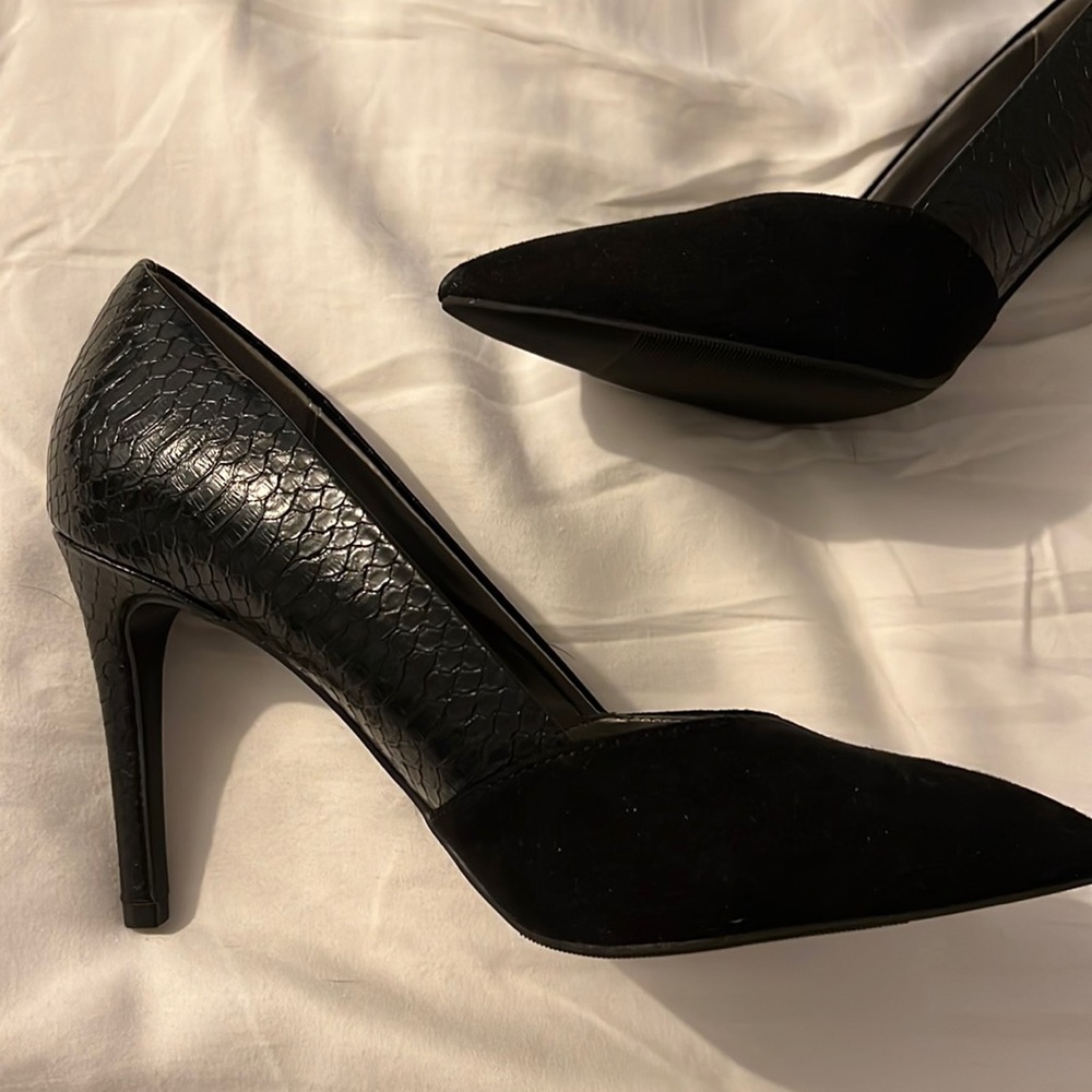 Snake primo and suede high heels
